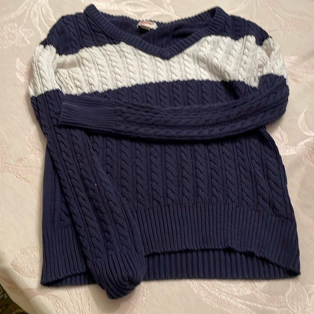 Arizona Jeans blue and white striped v-neck sweater size large